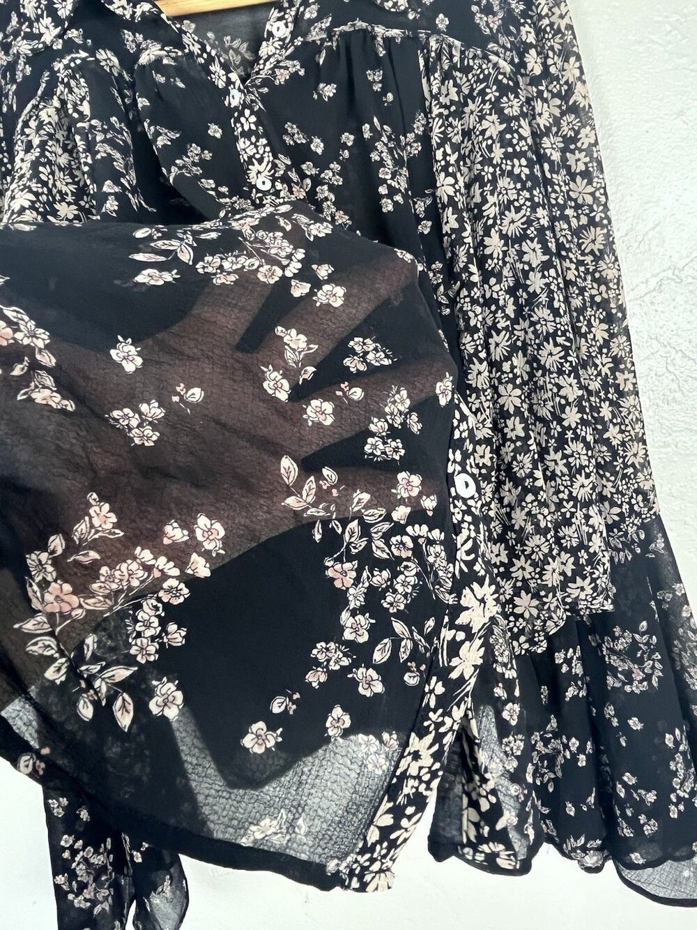 Free People Floral Sheer Bell Sleeve Button Front Boho Blouse Black Medium - Picture 7 of 11